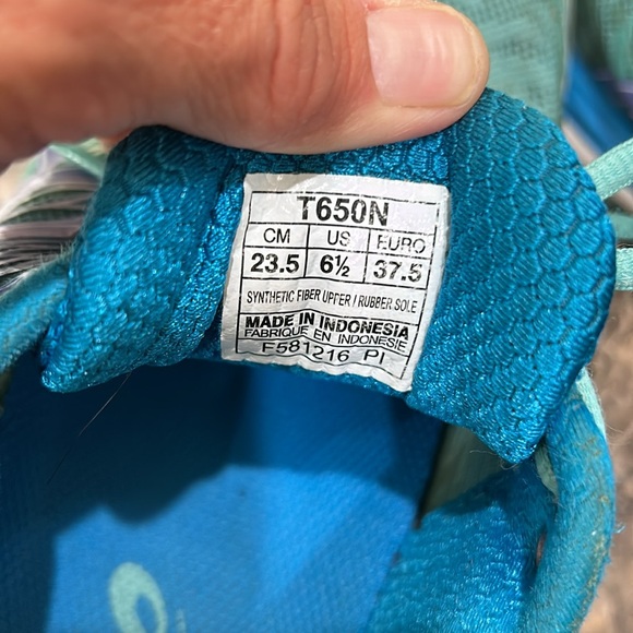 ASICS women’s gel nimbus 18.  I am sizing down.  They still have life in them! - Picture 4 of 6